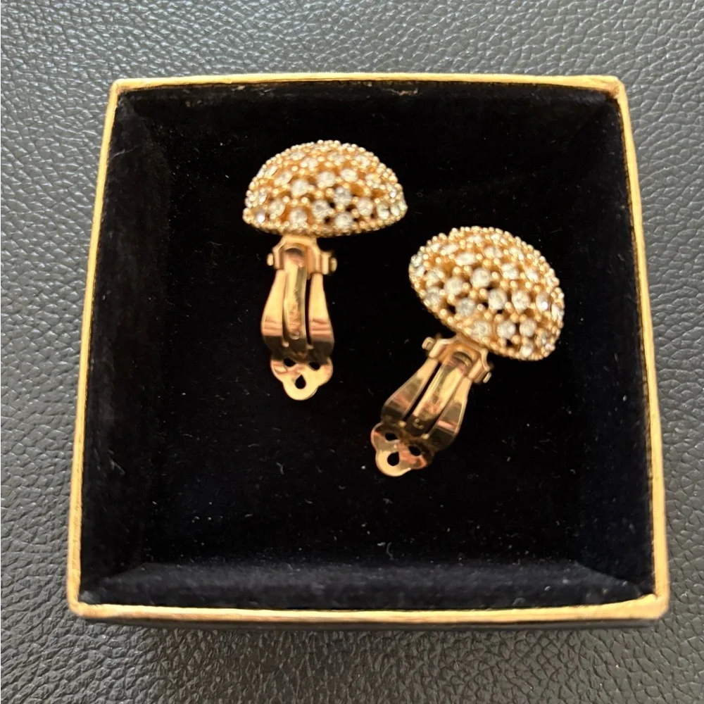 CINER vintage domed gold and rhinestone earrings CLIP - Picture 2 of 4